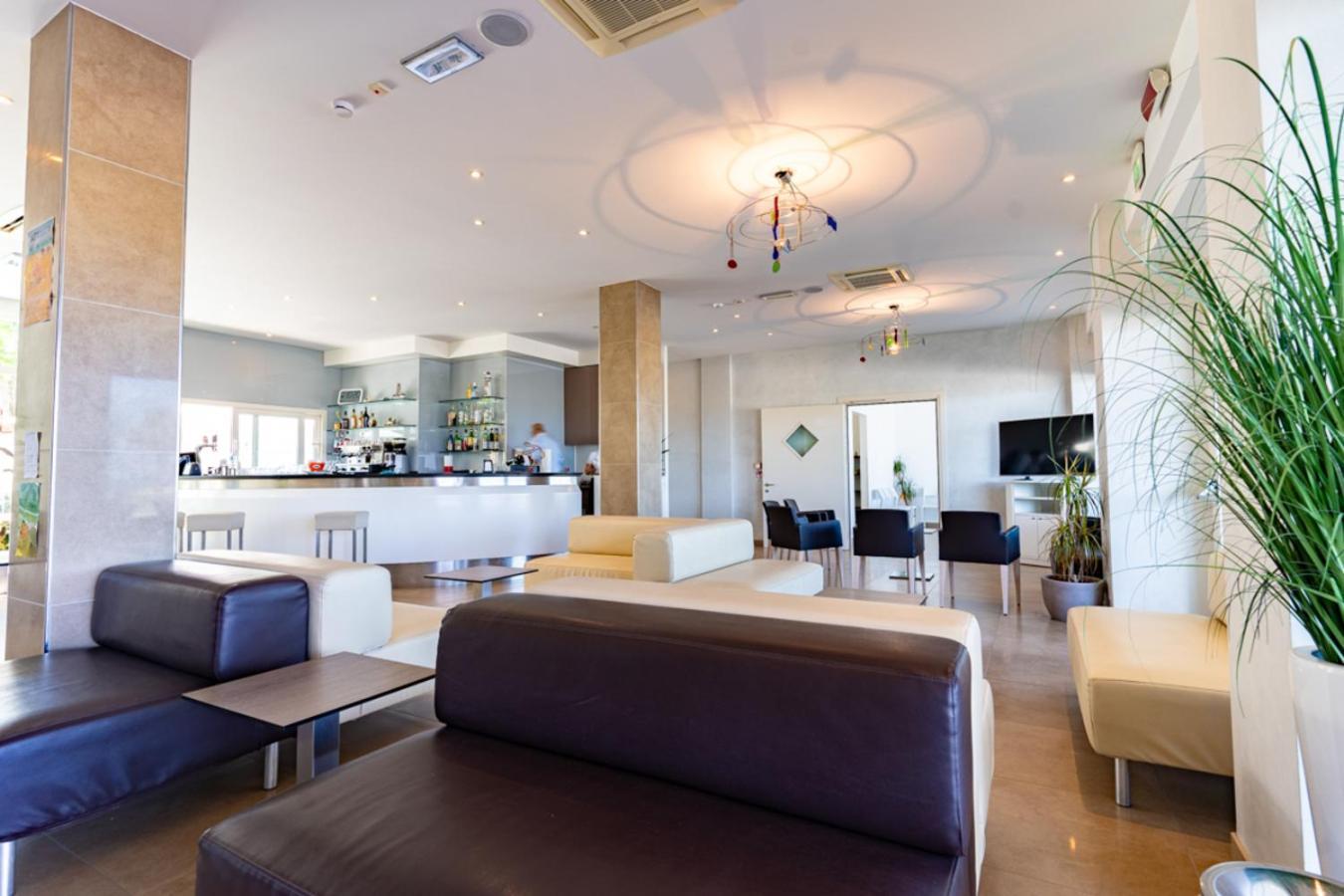 Hotel Bellevue Cattolica Bagian luar foto