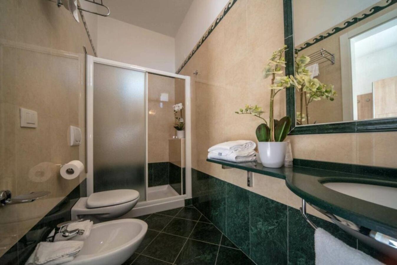 Hotel Bellevue Cattolica Bagian luar foto