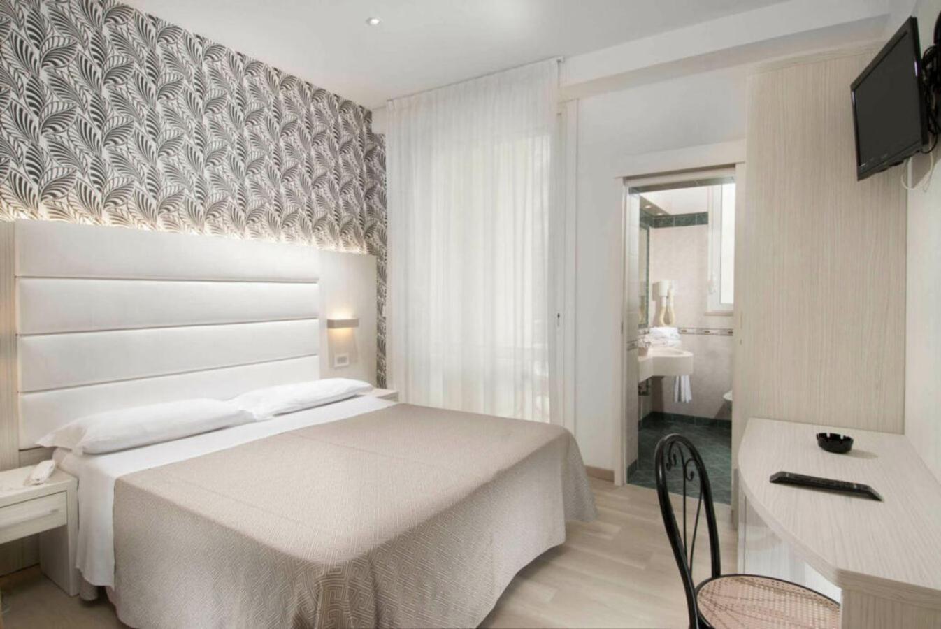 Hotel Bellevue Cattolica Bagian luar foto