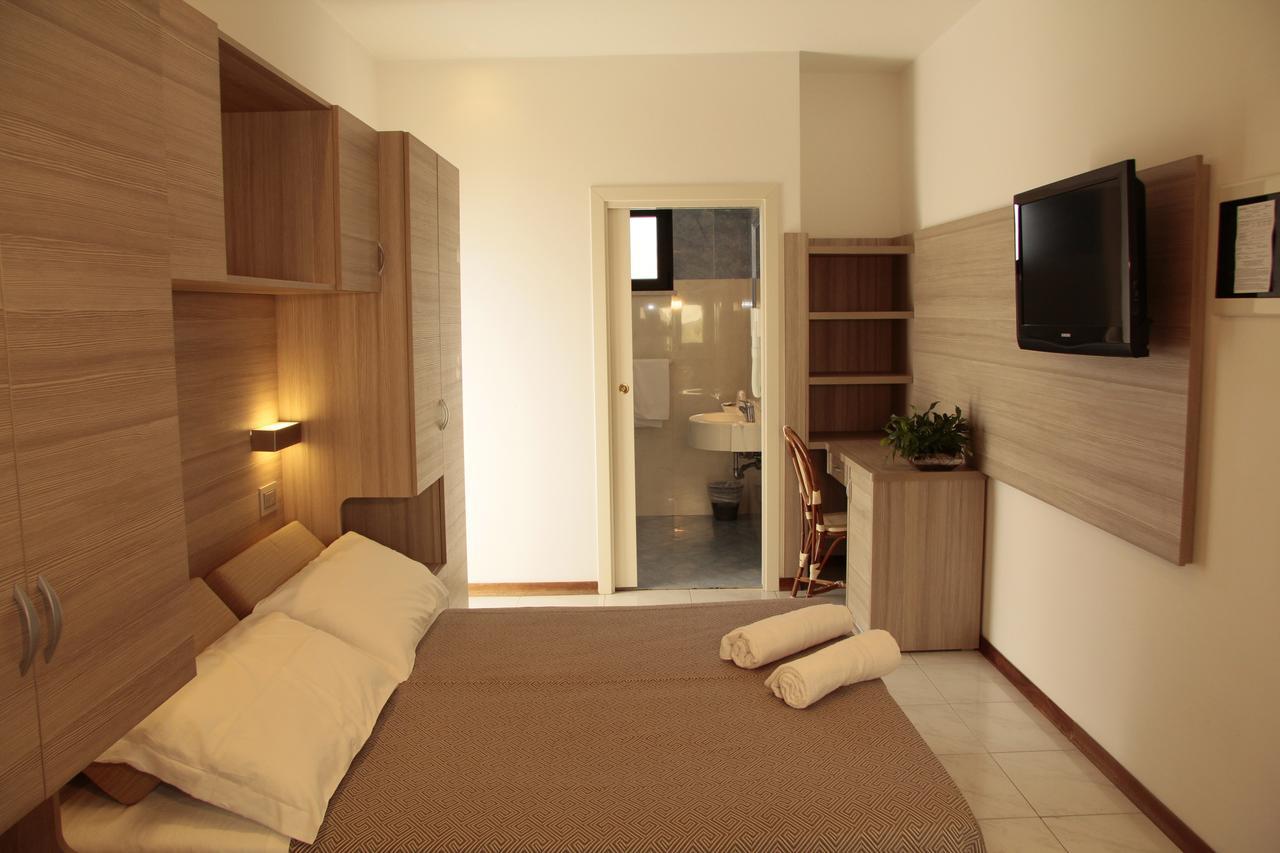 Hotel Bellevue Cattolica Bagian luar foto